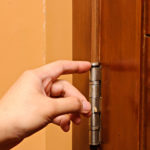 Боремся с проседаниями дверей